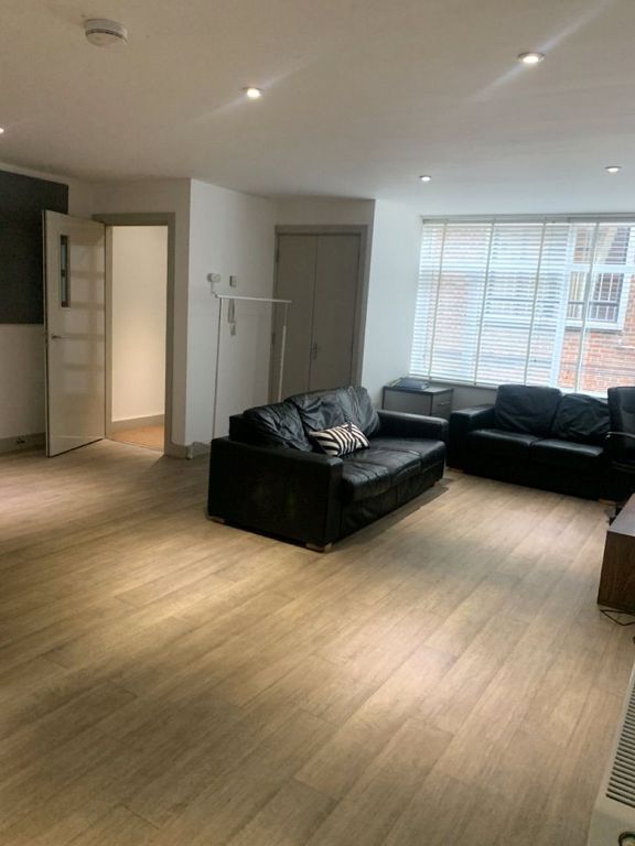 Property photo 2 of 12 Picture No. 20