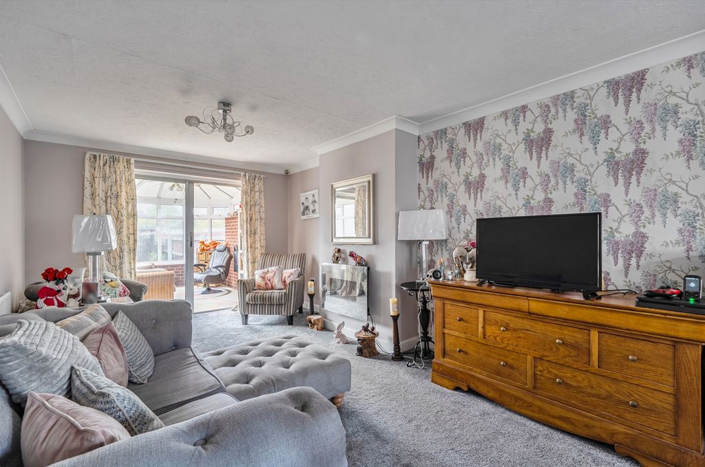 Property photo 2 of 18 Picture No. 19