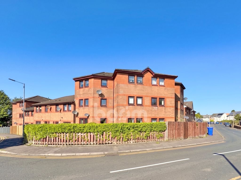 Property photo 1 of 23 Medine Court, Beith Two Bedroom Second Floor Apart