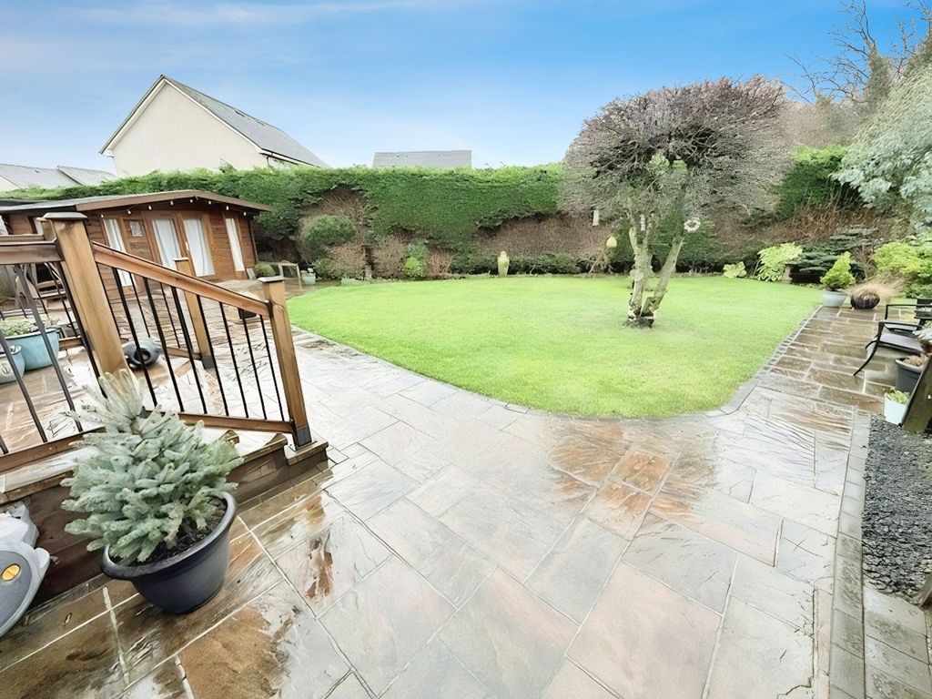 Property photo 2 of 36