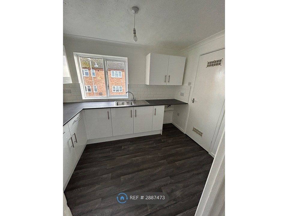 Property photo 2 of 13 Kitchen