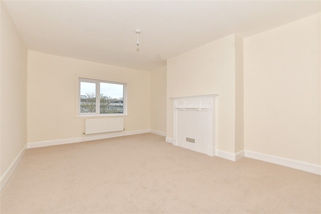 Property photo 1 of 7 Bedroom 1