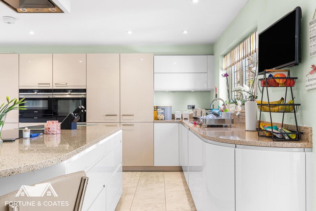 Additional image 5 of 6 bed detached house for saleSheering Road, Harlow CM17