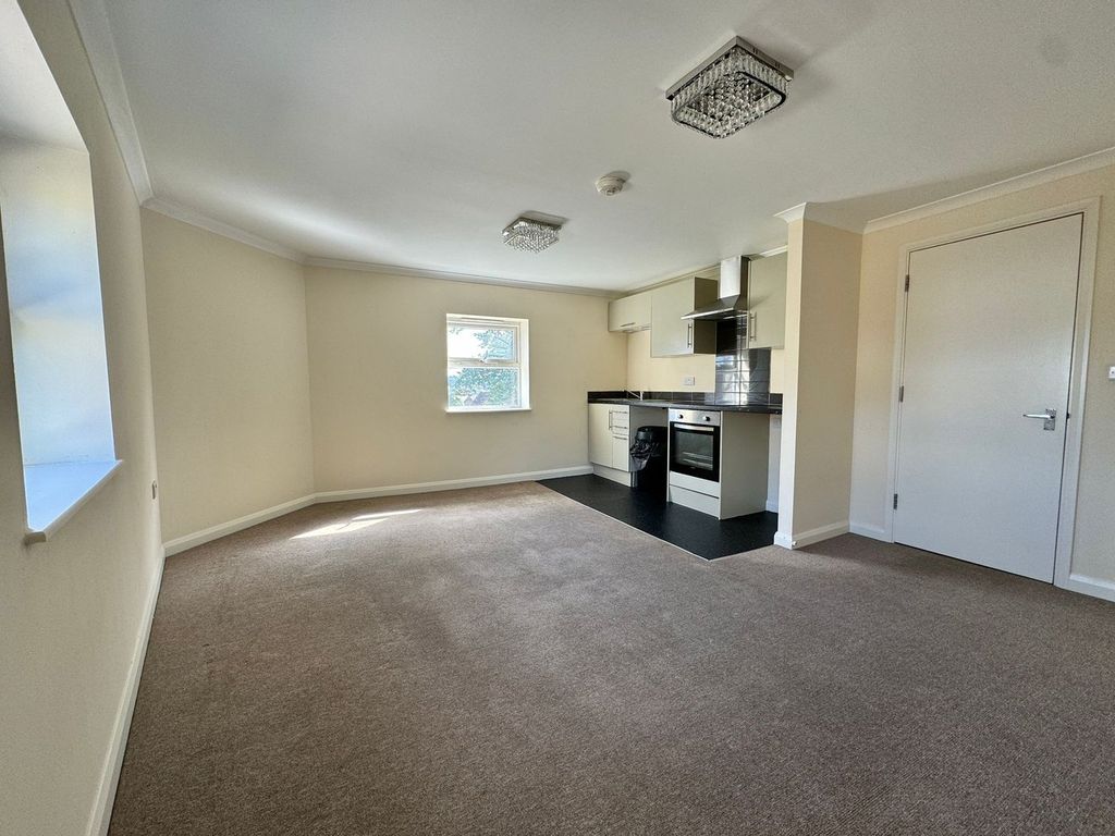 Property photo 1 of 8 Living Room Picture 3