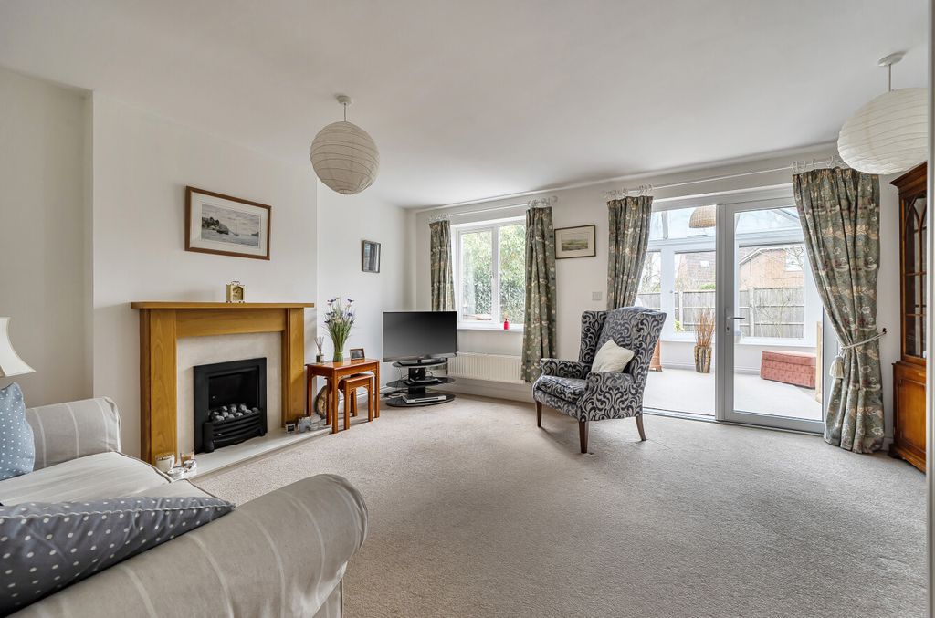 Property photo 2 of 23 1415858-18-699865...