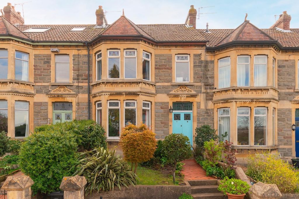 Property photo 2 of 39 5S1Ake - External L.Jpg