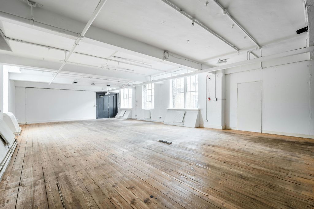 Property photo 2 of 8 Hoxton St Studios 207 New  Low Res 6.Jpg