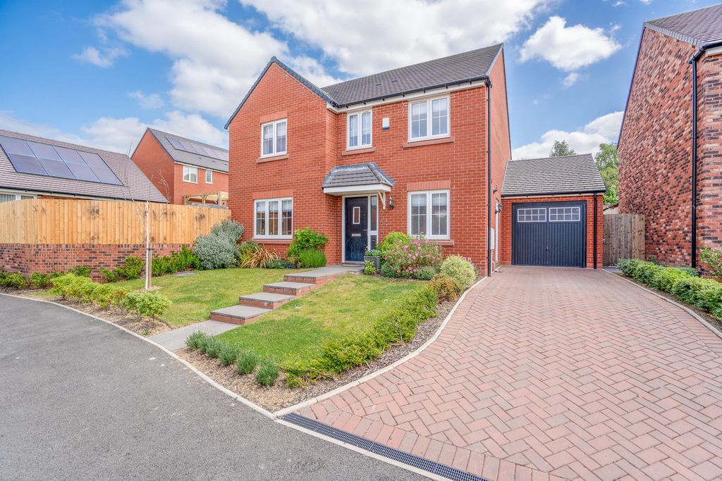 Property photo 1 of 32
