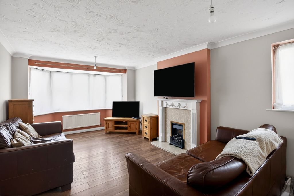 Property photo 2 of 23