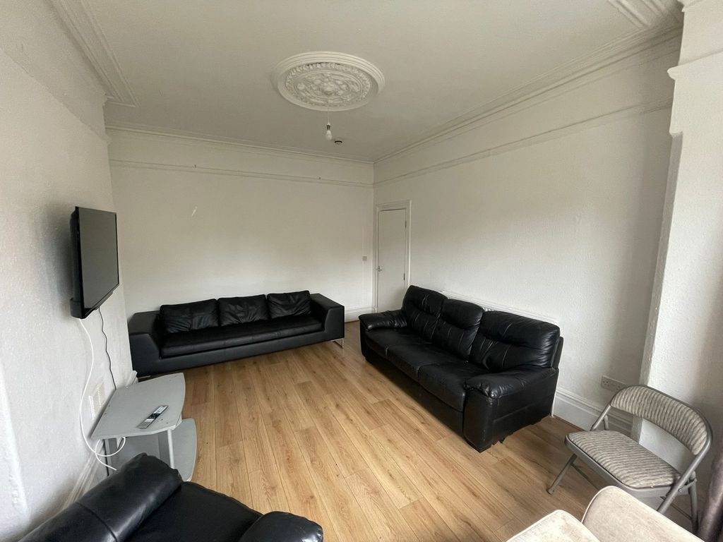 Property photo 3 of 9 A Spacious And Inviting Large Modern Living Room, ...