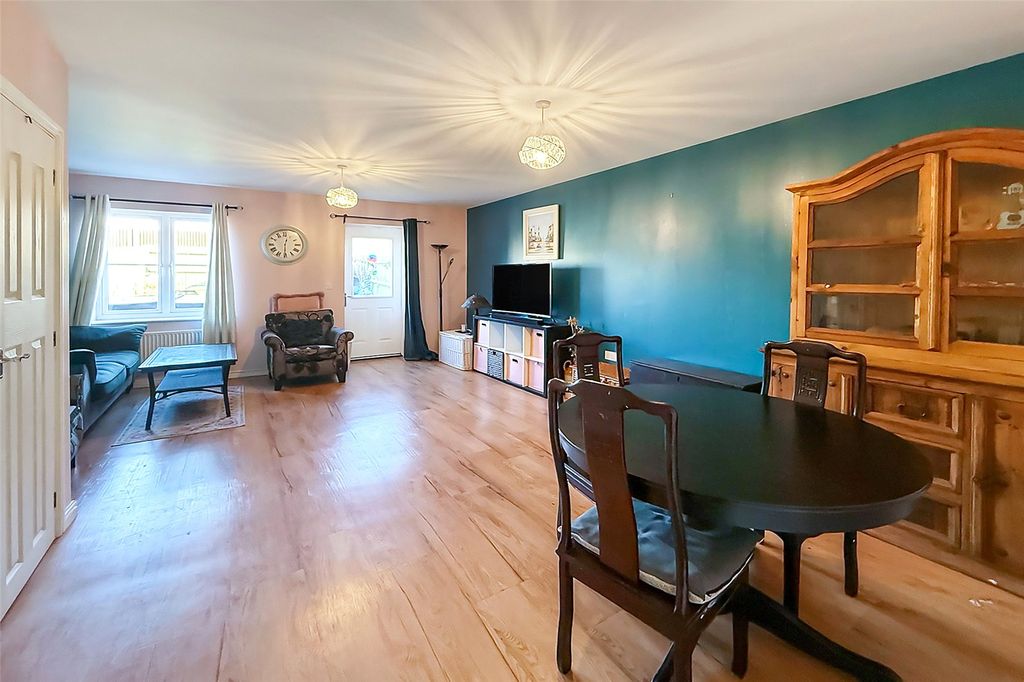 Property photo 2 of 16 Picture No. 27