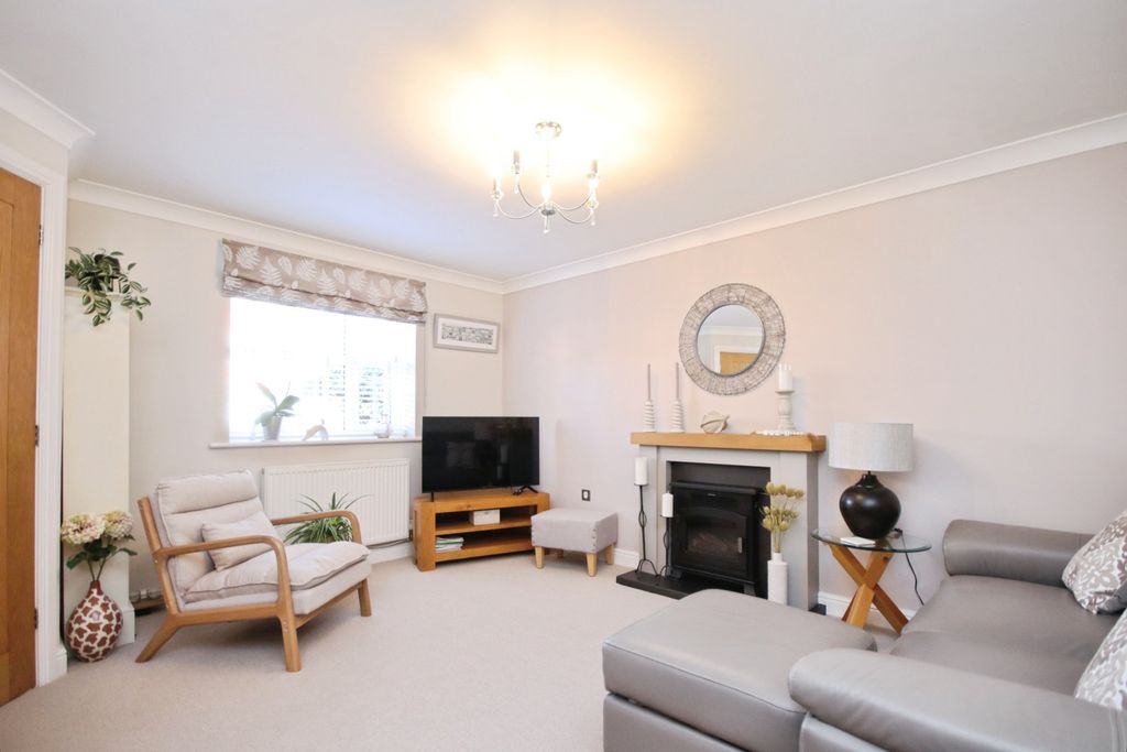Property photo 3 of 16