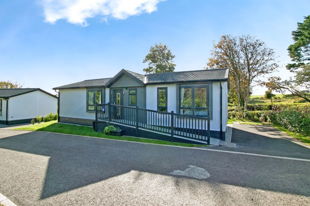 Property photo 1 of 16 Front