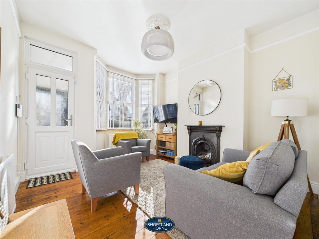 Property photo 3 of 18 Cam01906G0-Pr0453-Still018.Jpg