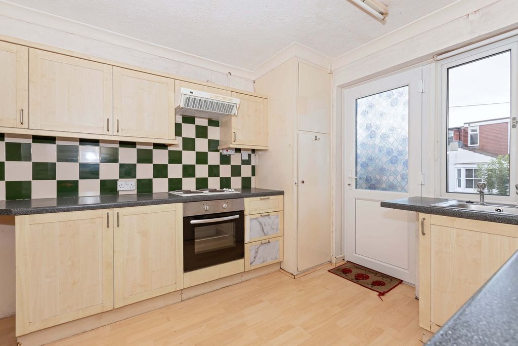 Property photo 2 of 12