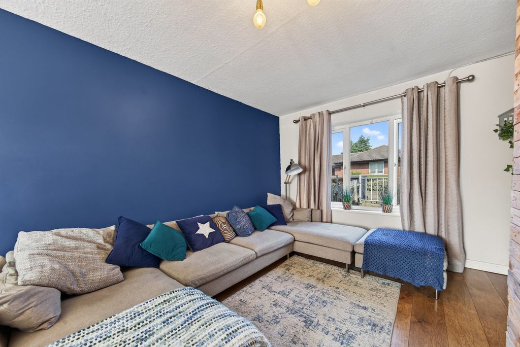 Property photo 2 of 31