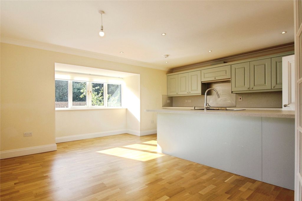 Property photo 3 of 18 Picture No. 10
