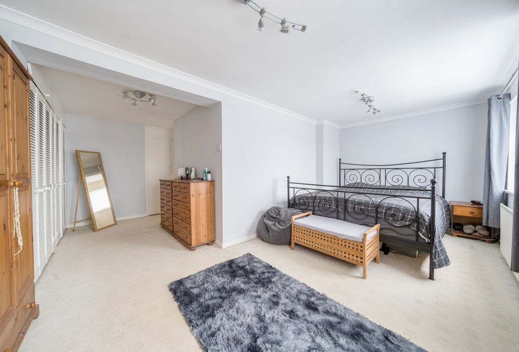 Property photo 2 of 21 Bedroom 1