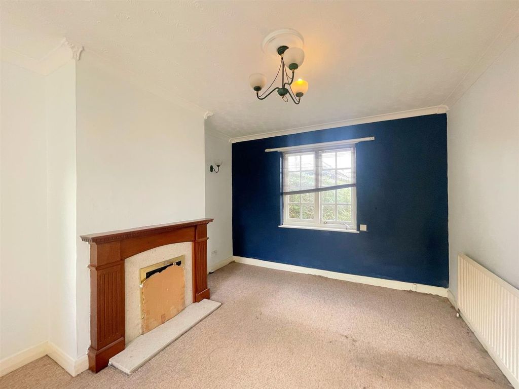 Property photo 2 of 12 Living Room