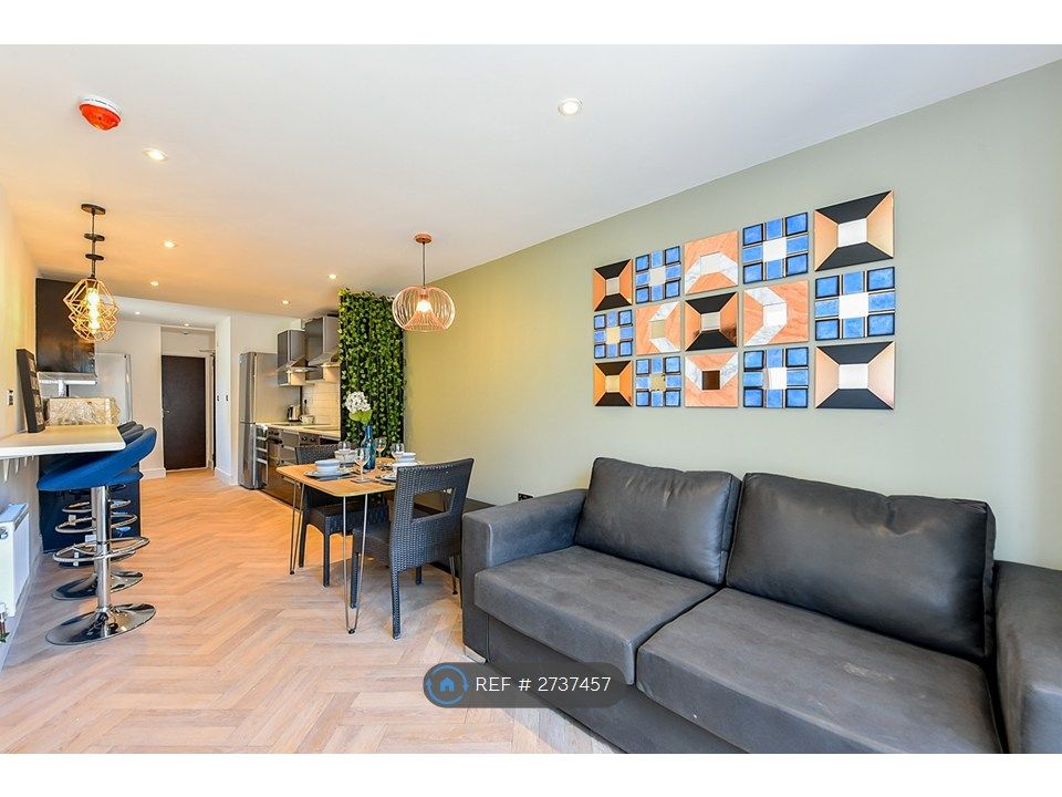 Property photo 3 of 5 Living Space