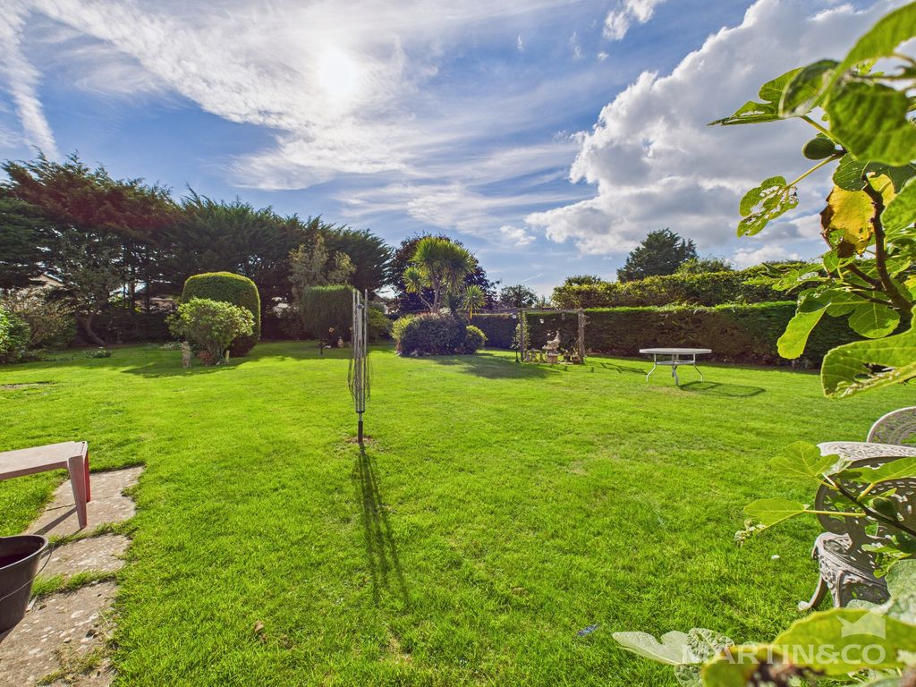 Property photo 3 of 28