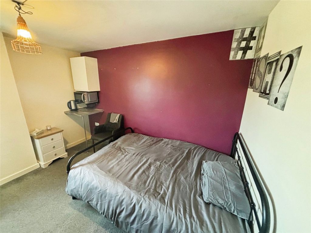 Property photo 3 of 8 Picture No. 05