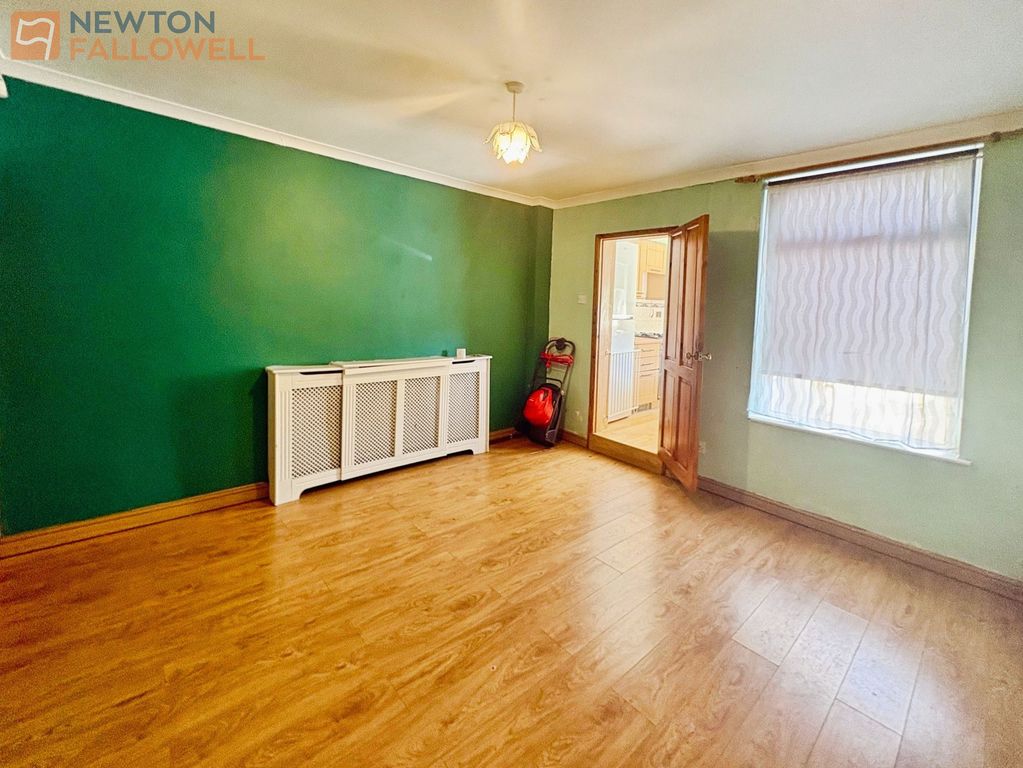 Property photo 3 of 32