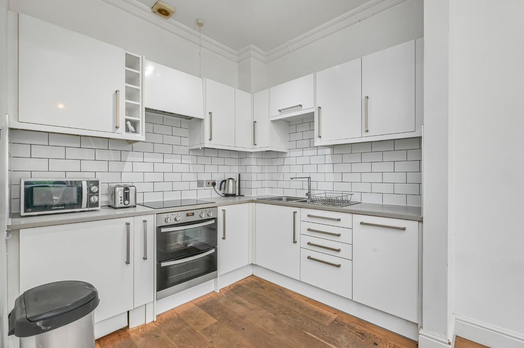 Property photo 2 of 19 Picture No. 25