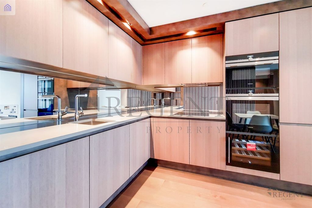 Property photo 3 of 12 Kitchen