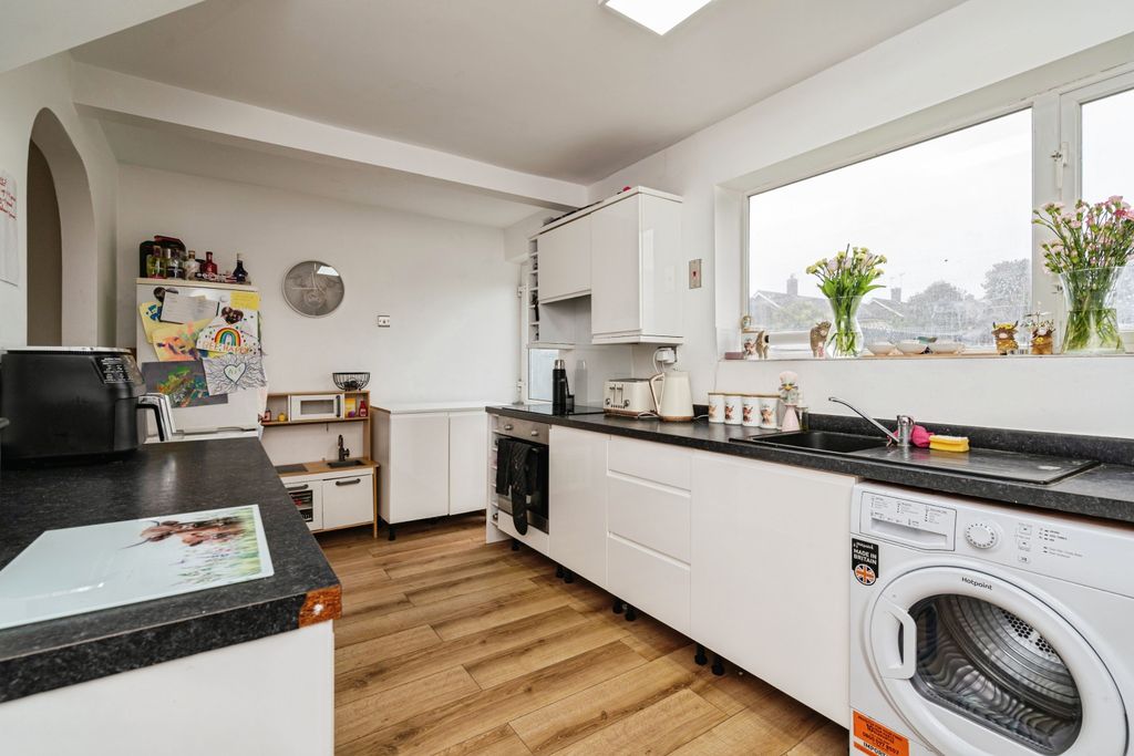 Property photo 1 of 20 Kitchen