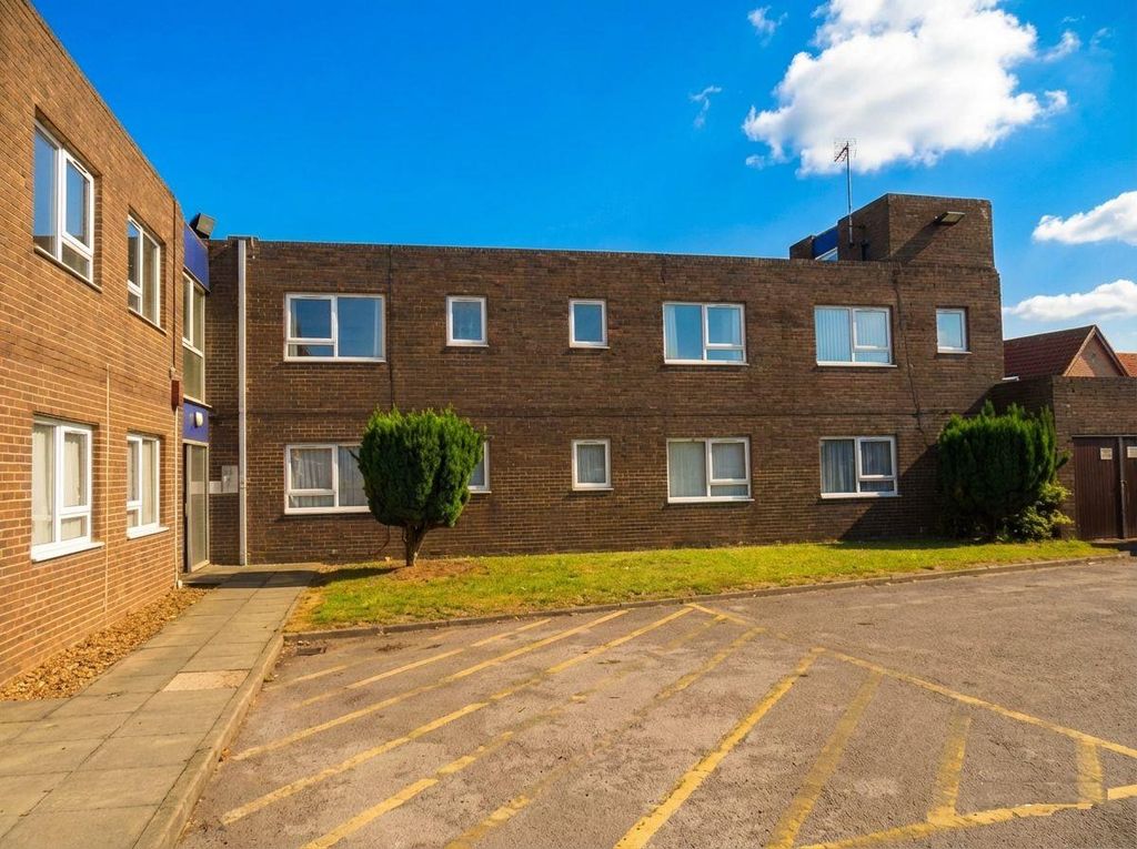 Property photo 2 of 2 Carltonfbb.Jpg