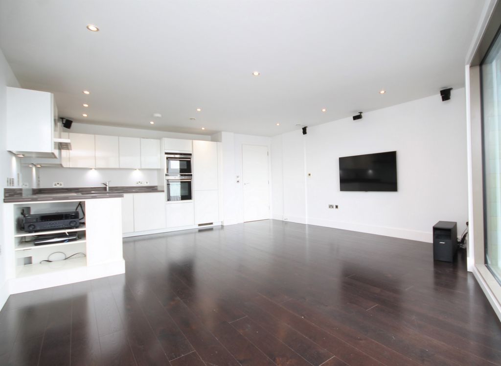 Property photo 3 of 15 Reception