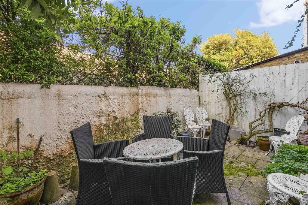 Property photo 3 of 21