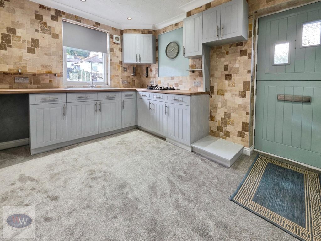 Property photo 2 of 28 Kitchen