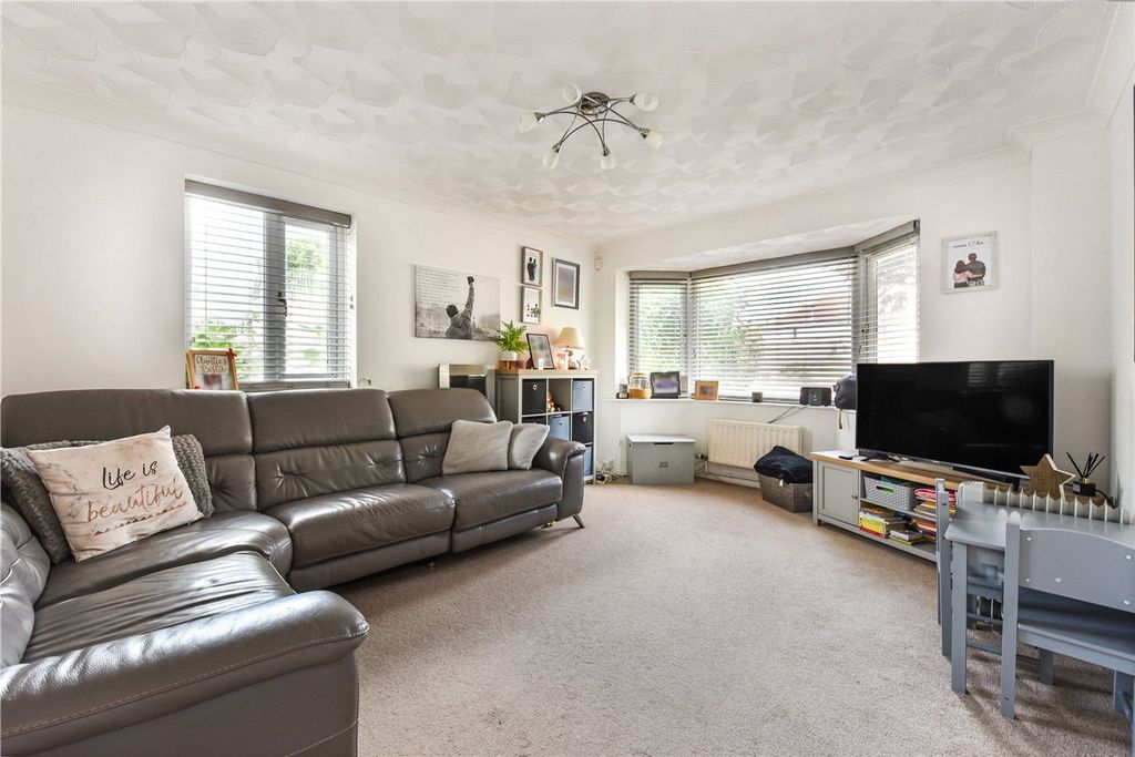 Property photo 3 of 18 Sitting Room