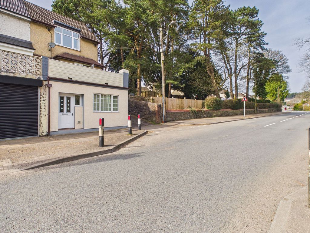 Property photo 1 of 40