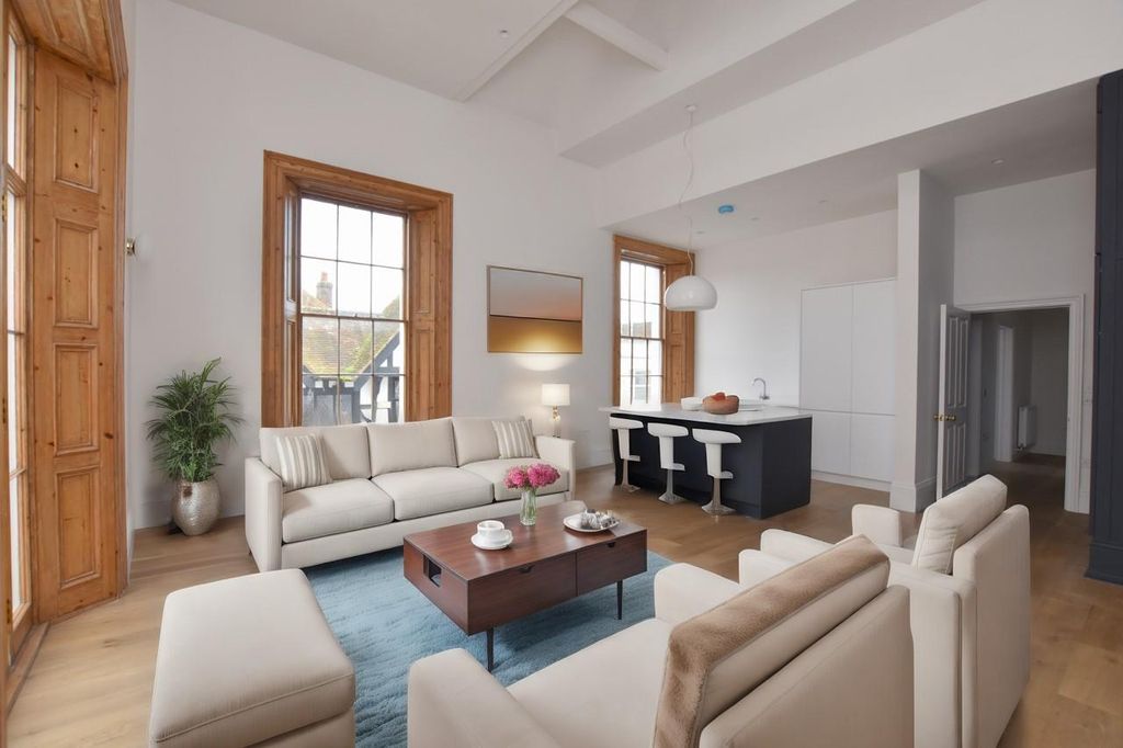 Property photo 1 of 19 Flat 3, 2A Bank Street.Jpg