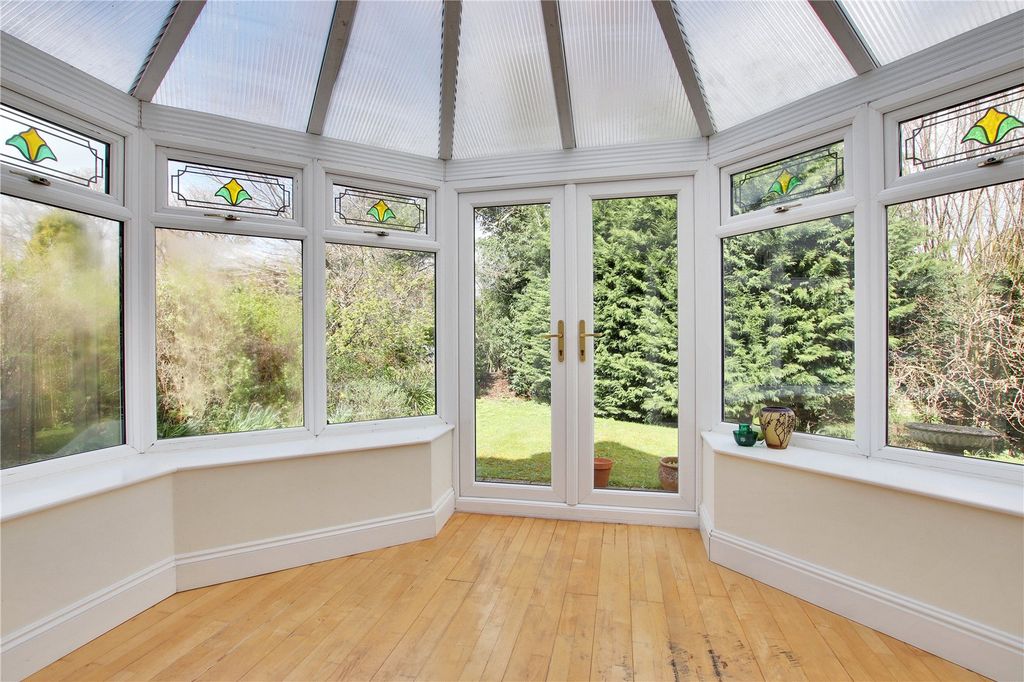 Property photo 3 of 12 Conservatory