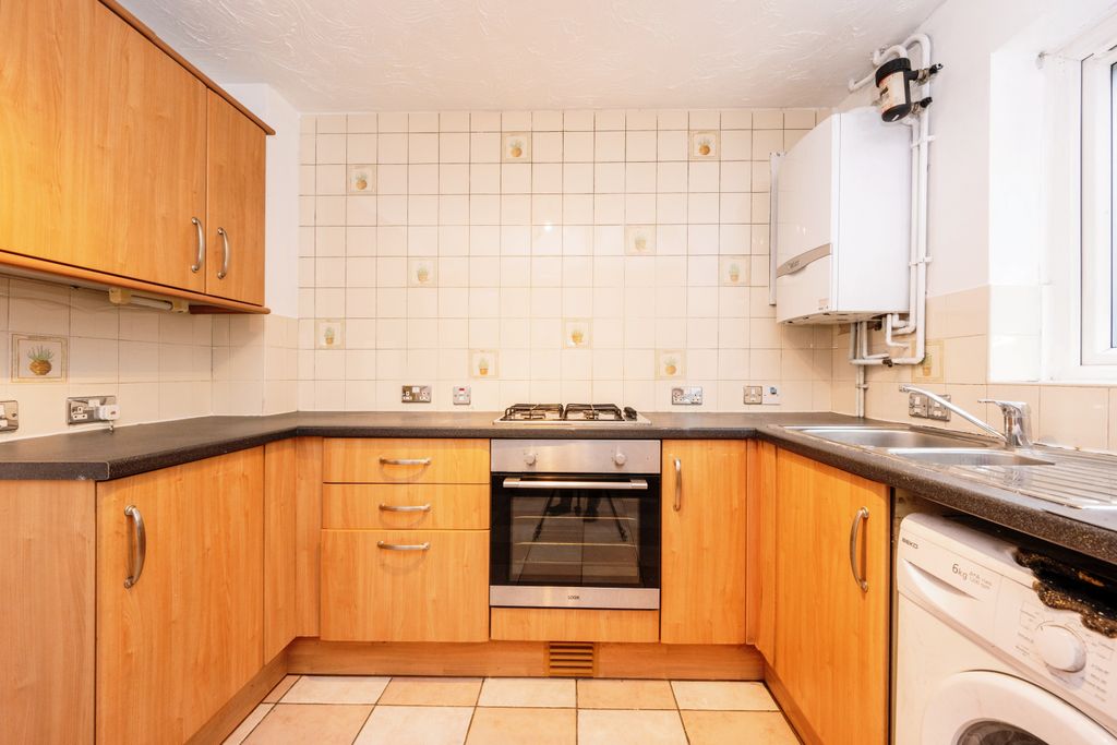 Property photo 2 of 11