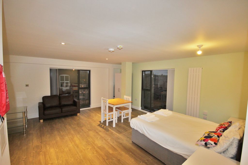 Property photo 3 of 5