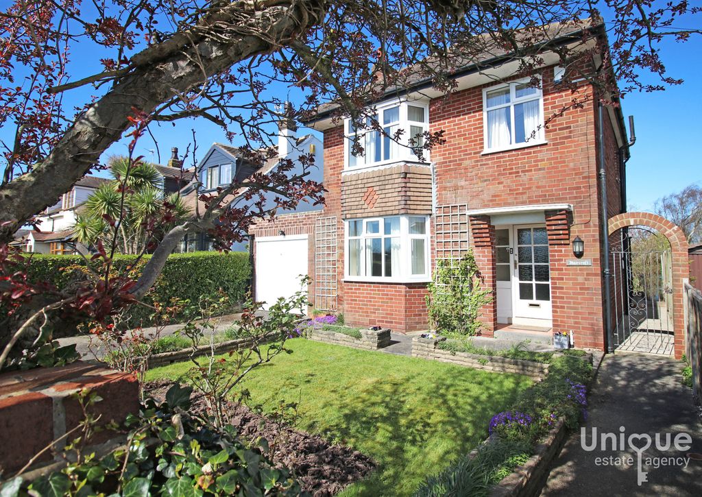 Property photo 1 of 27