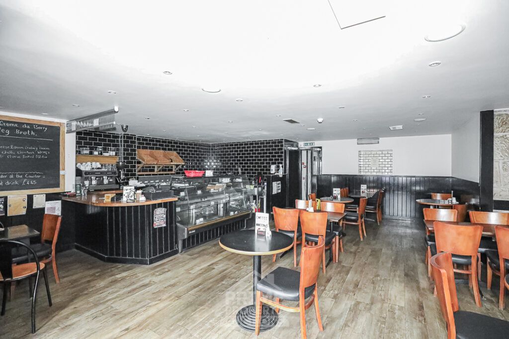 Property photo 2 of 31