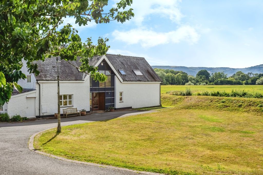 Property photo 1 of 34