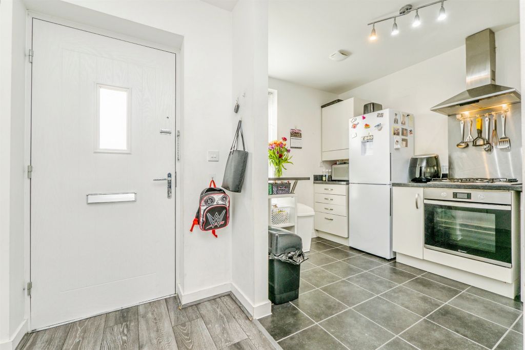 Property photo 2 of 24 Hallway