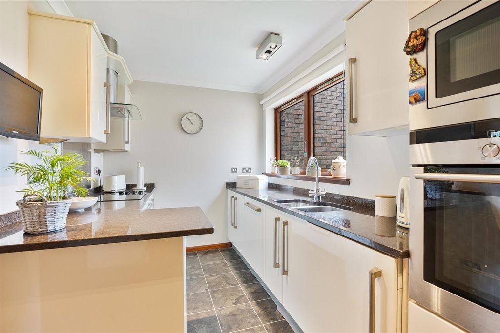 Additional image 7 of 3 bed flat for saleElvan Court, Motherwell ML1