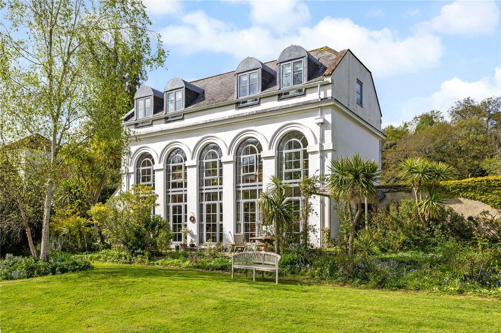 Property photo 2 of 23 Palm House