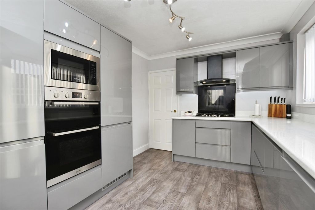 Property photo 2 of 26 40c75173-Kitchen 20Ff.Jpg