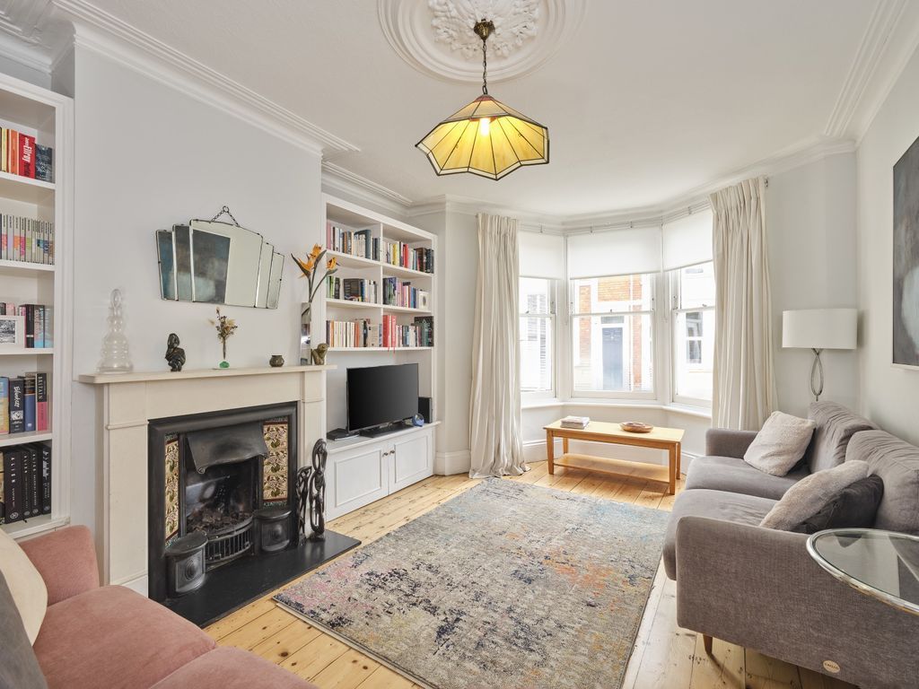 Property photo 2 of 17 Sitting Room