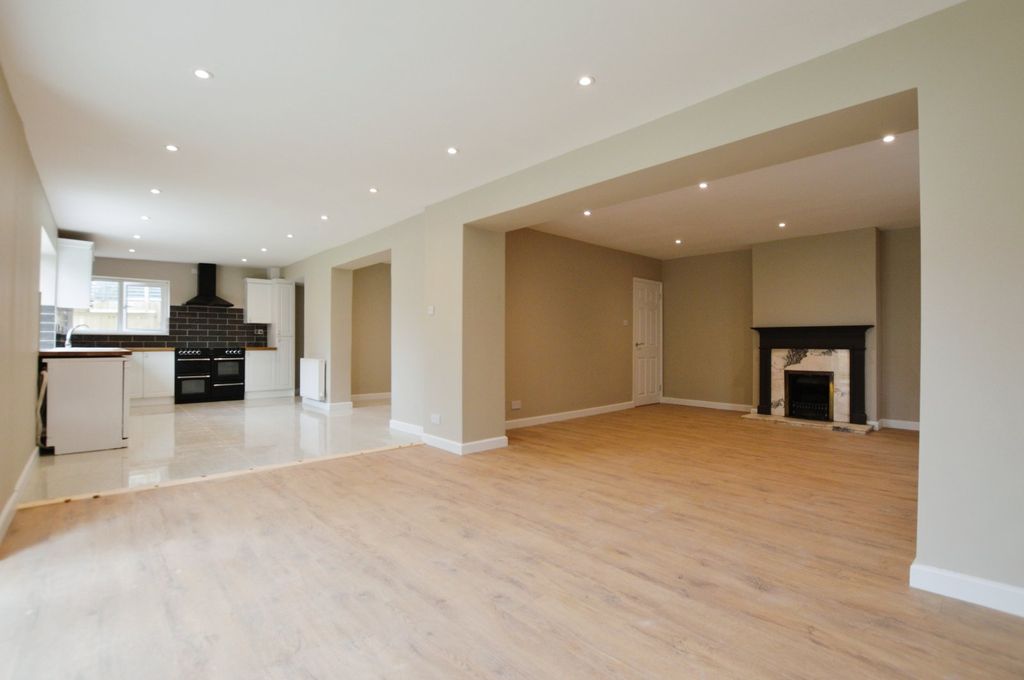 Property photo 2 of 26 Dining Room