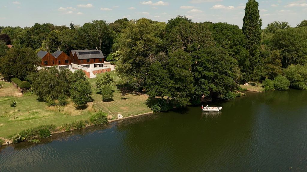Property photo 1 of 22